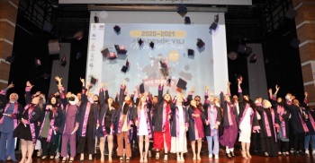 2020-2021 Akademik Yılı Mezunlarımız Düzenlenen Törenle Diplomalarını Aldı