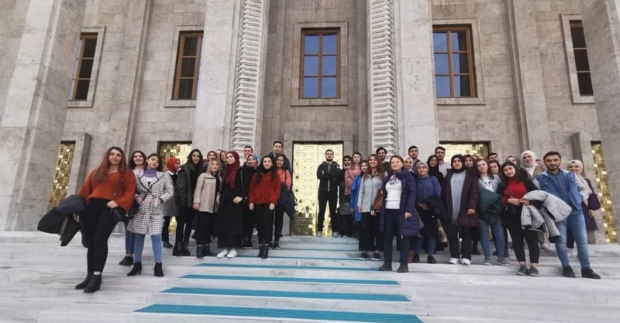 Siyaset Bilimi ve Kamu Yönetimi Öğrencilerinden Türkiye Büyük Millet Meclisi ve Cumhuriyet Müzesi (II. Meclis) Gezisi