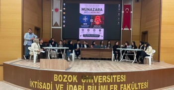 Uluslararası İlişkiler Bölümü Öğrencilerinden “NATO vs Varşova Paktı” Münazarası